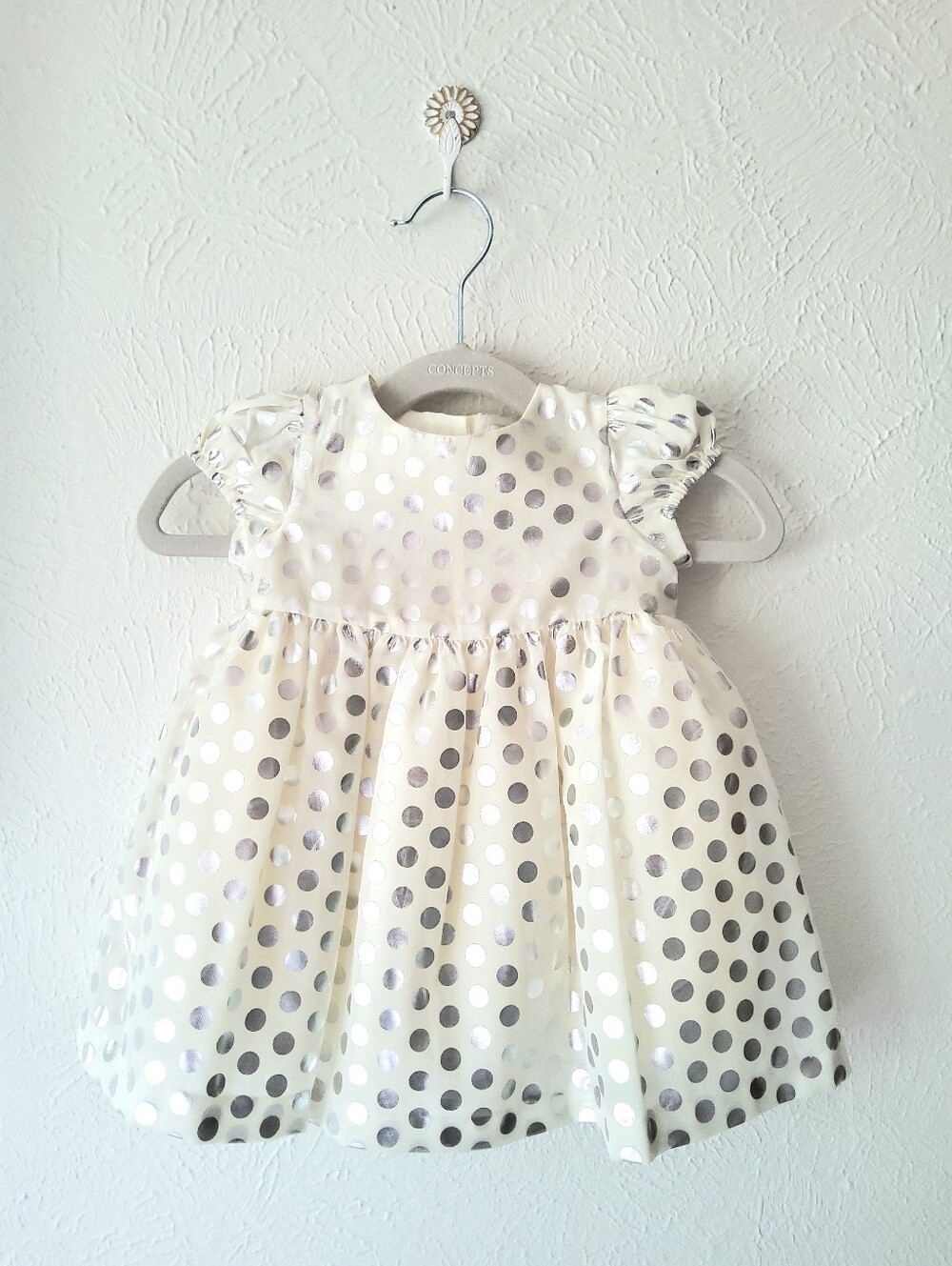 BABY GAP - Creamy White & Silver Polka Dot Formal Dress Sz.3-6 Months